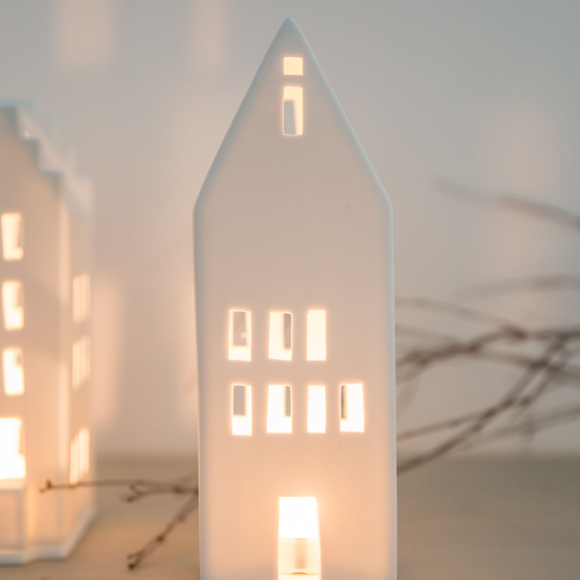 Lichthaus in Farbe weiß, Putz-/Dekorationslampe, Weißer Leuchtturm, Miniaturmodell, LED-Lampe, Lichtdeko