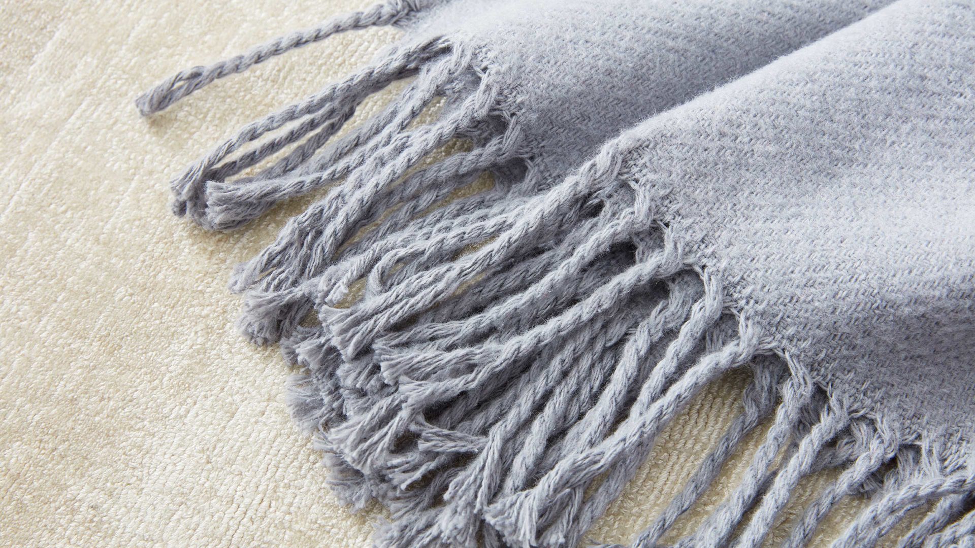 Interliving Wohndecke IL-9109 ca. 150x200cm in Farbe silver