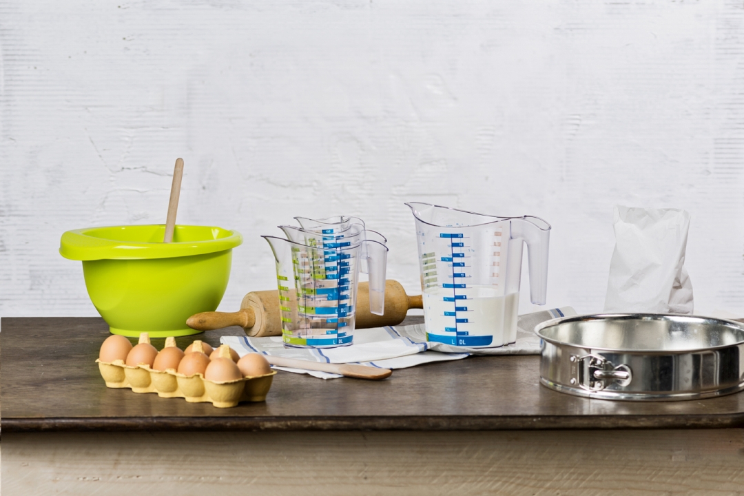 Rotho Messbecher DOMINO in Farbe Azzurroblau, Pokal