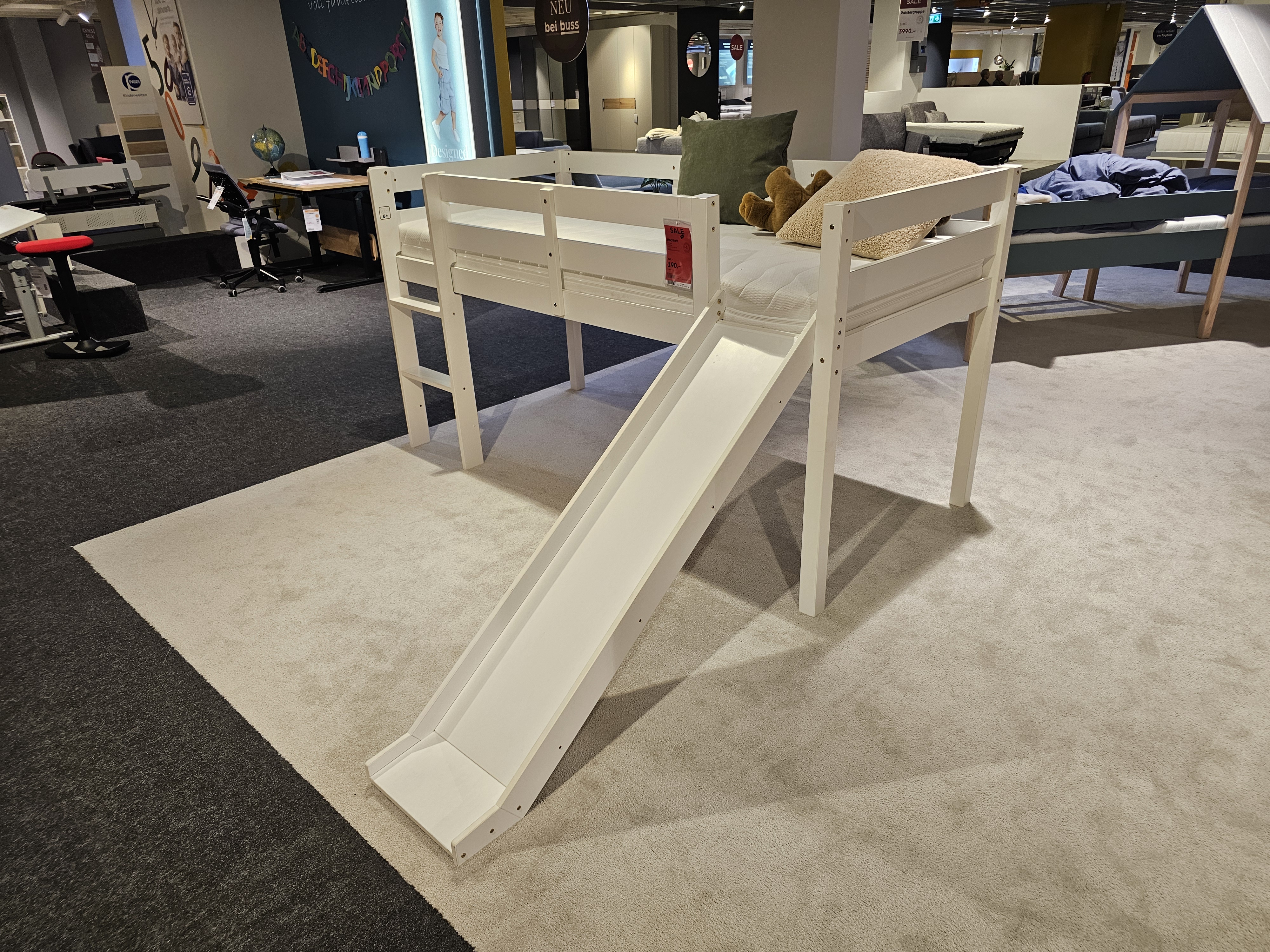 Hochbett AMIR in Weiß, Spielbett, Kleinkindbett, Aufbaukippe, Kinderbett mit Rutsche, Holzrahmen