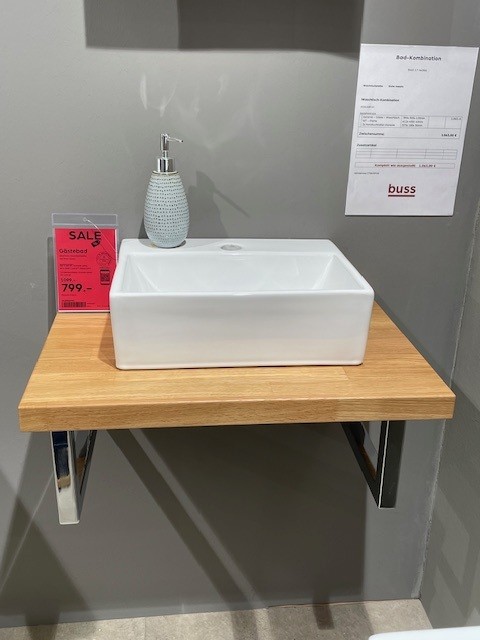 Gästebad ohne Front, Waschtischplatte, Waschtisch, Waschbecken, Holzplatte, Handwaschbecken, Waschrundbecken