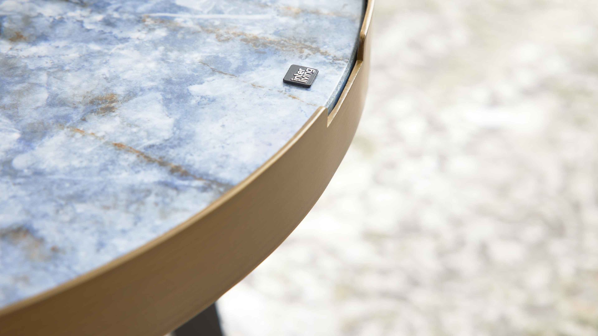 Interliving Ecktisch IL 6217 in Blau Interliving Beistelltisch IL 6217 Ø ca. 40cm in Keramik Marmoroptik Onyx blau