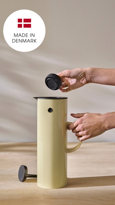 Stelton Isolierkanne EM77 1l in Farbe Mellow yellow