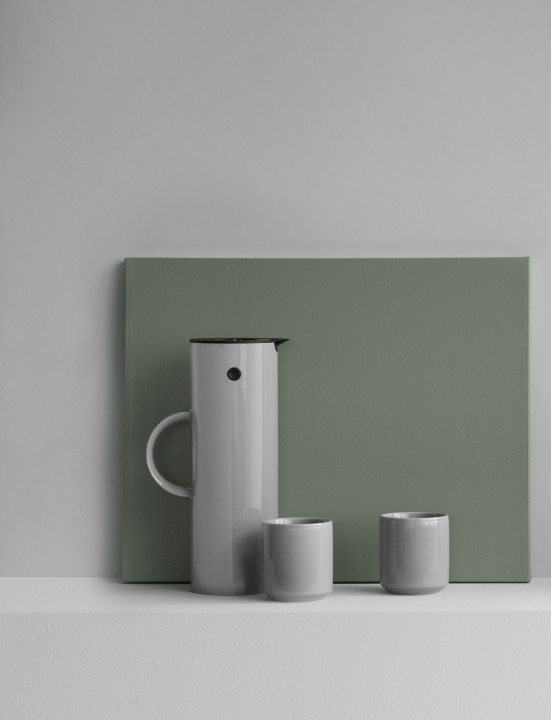 Stelton Isolierkanne EM77 1 Liter in Farbe light grey