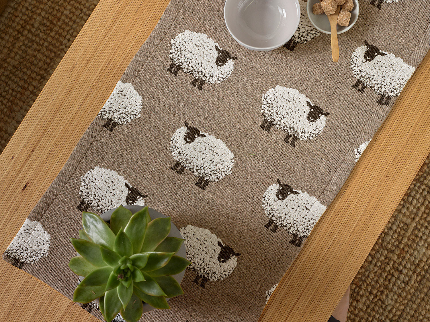 Sander Tischläufer FLUFFYS GANG ca. 40x93cm in Farbe dark taupe Sander Tischläufer FLUFFYS GANG ca. 40x93cm in Farbe dark taupe
