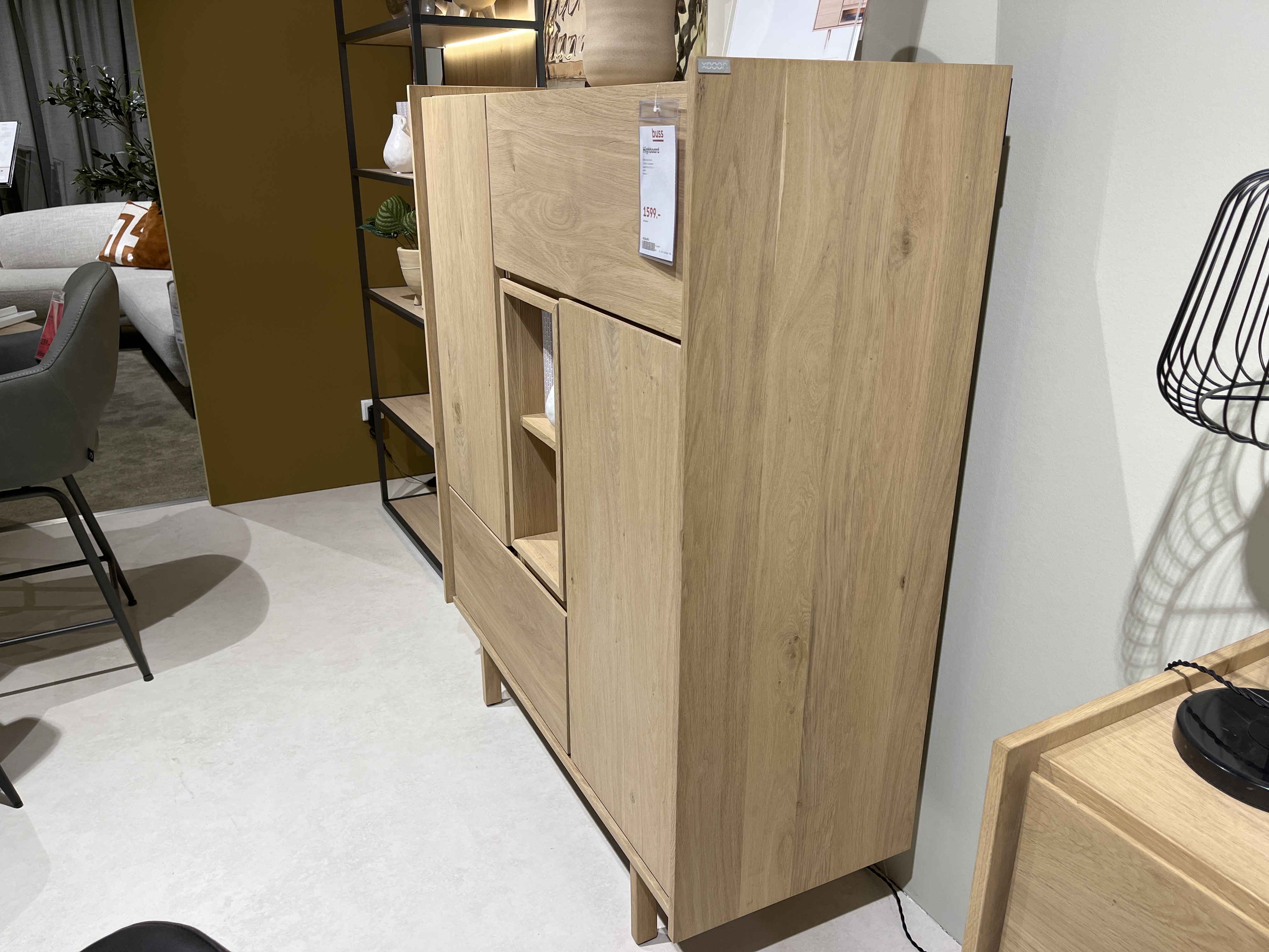 XOOON Highboard VALGARD ca. B120 H140 T45 cm in Eiche natur furniert, Highboard, Eicheoptik, Naturholzfarbe, Schranktüren, Offene Fächer