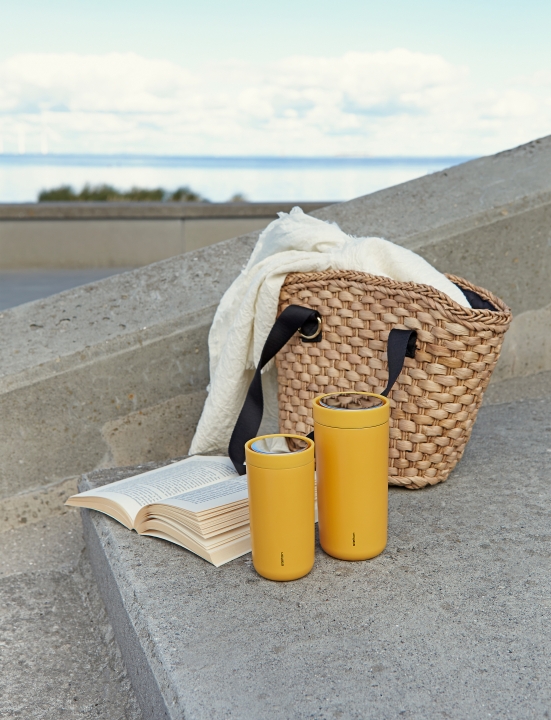 Stelton Thermobecher To Go Click 0,4 Liter in Farbe soft poppy yellow