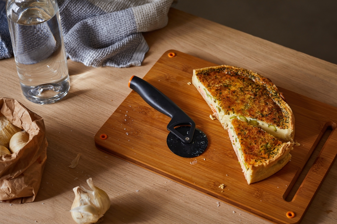 Fiskars Pizzaschneider FUNCTIONAL FORM in Farbe Black/Orange