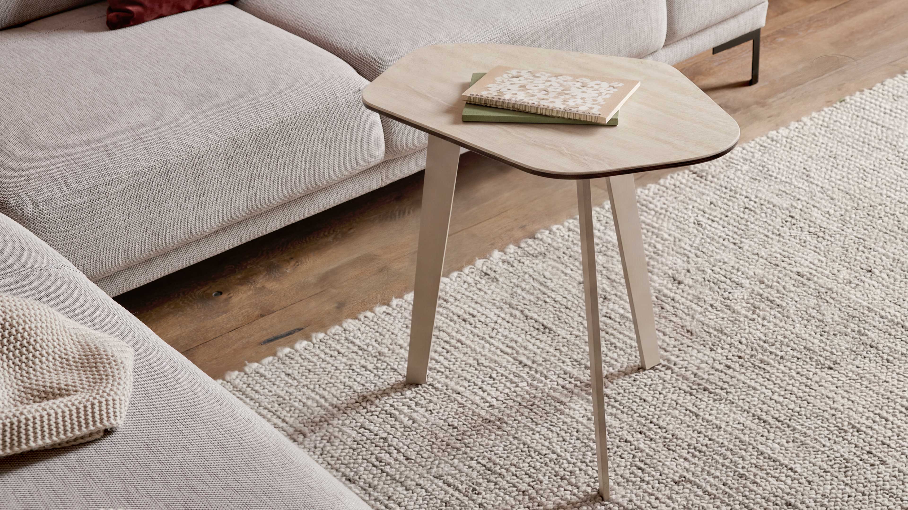Interliving Beistelltisch IL-6231 in Platte Travertin/Metallgestell Cashmere, wohnzimmertisch, beistelltisch, holzoptik, runder-eckig, beige-farbton