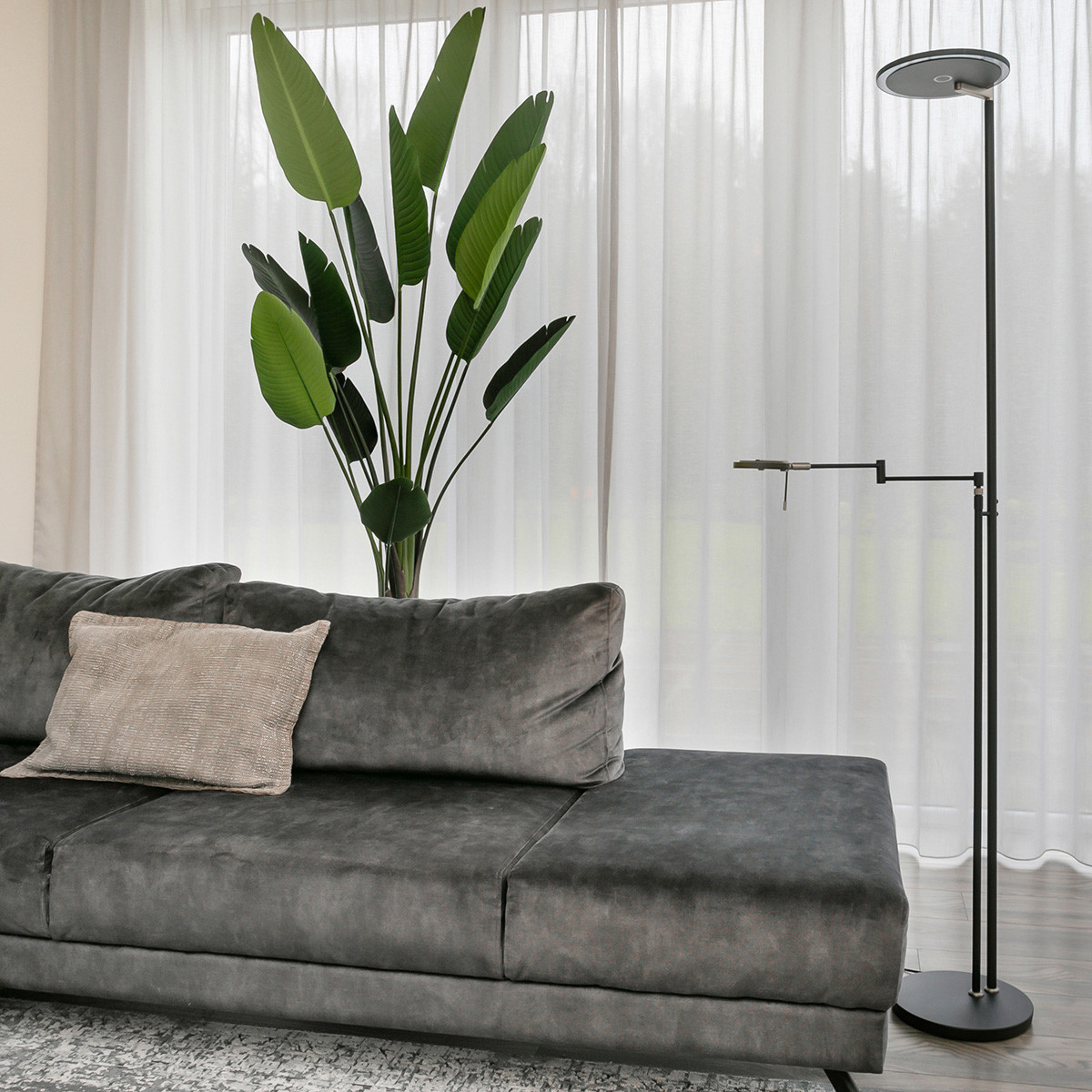 Steinhauer LED-Stehleuchte TUROUND 2-flammig in Farbe Schwarz/Rauchglas