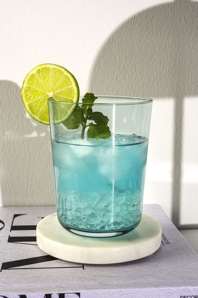 Leonardo Becher 330ml mare LEGGERO LEGGERO in Fb. türkis , Glas, Getränk, Zitrone, Minze, Eis