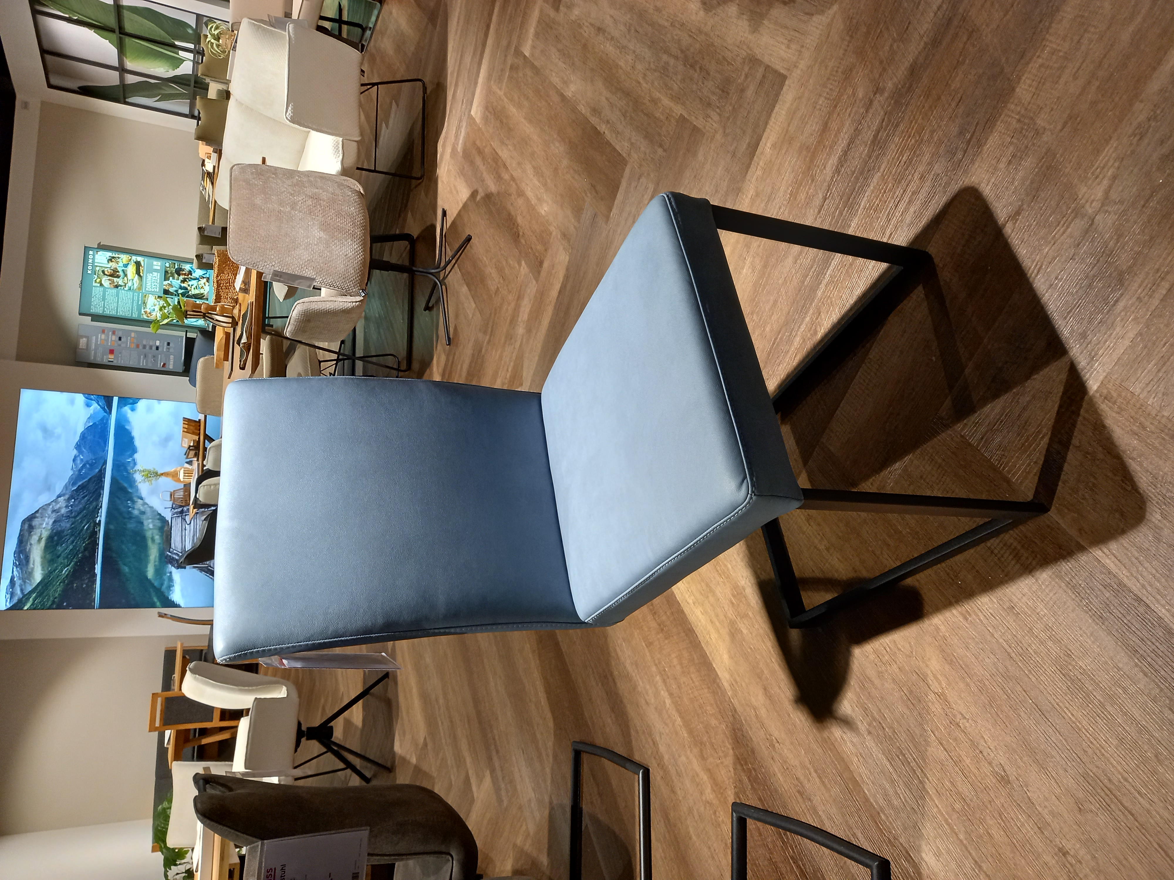 Schwingstuhl Game, Stoff blue, Metallgestell schwarz, ca. 47x97x60 cm