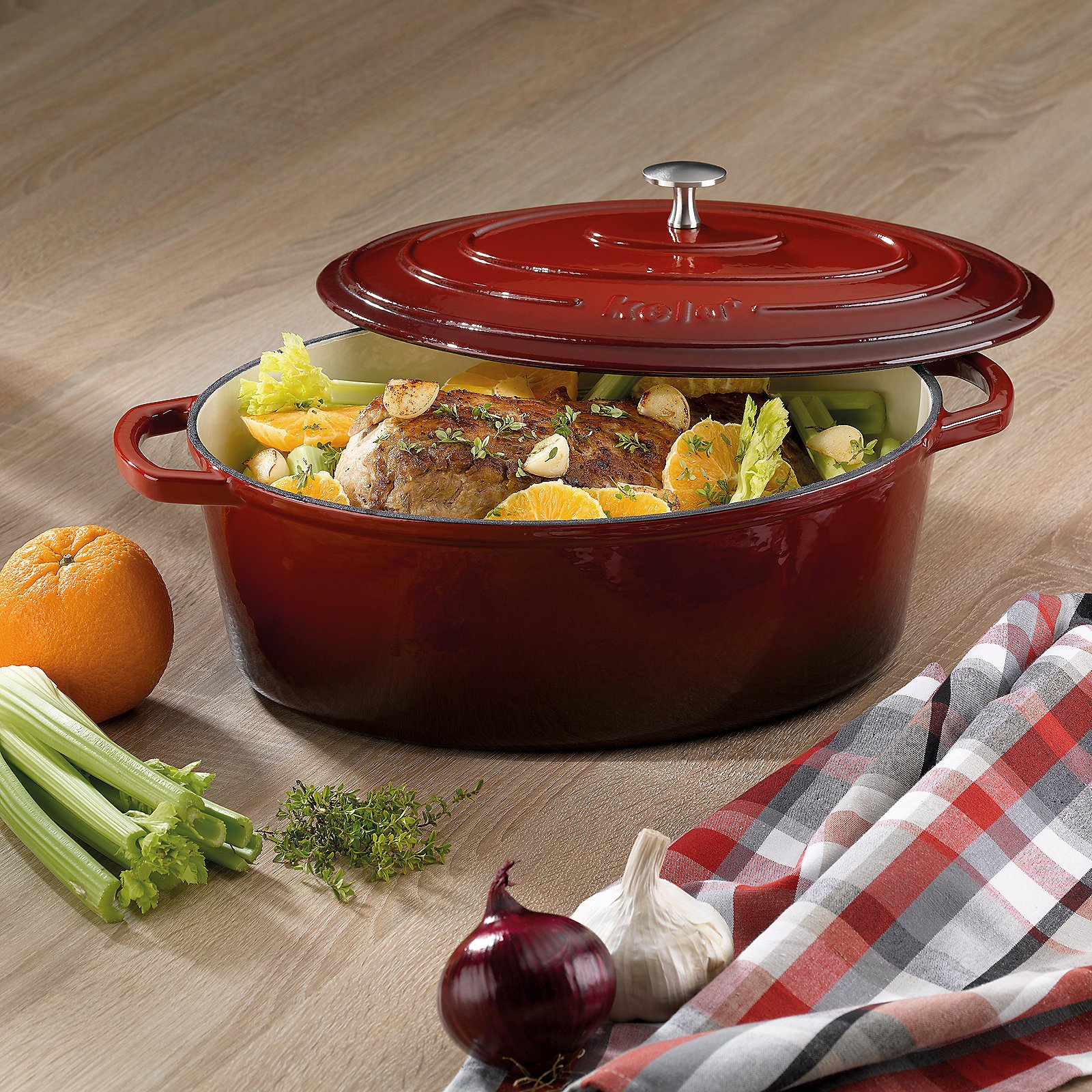 Kela Bräter oval CALIDO in Farbe rot, Dutch Oven, Eintopf, Huhn, Gemüse, Backen