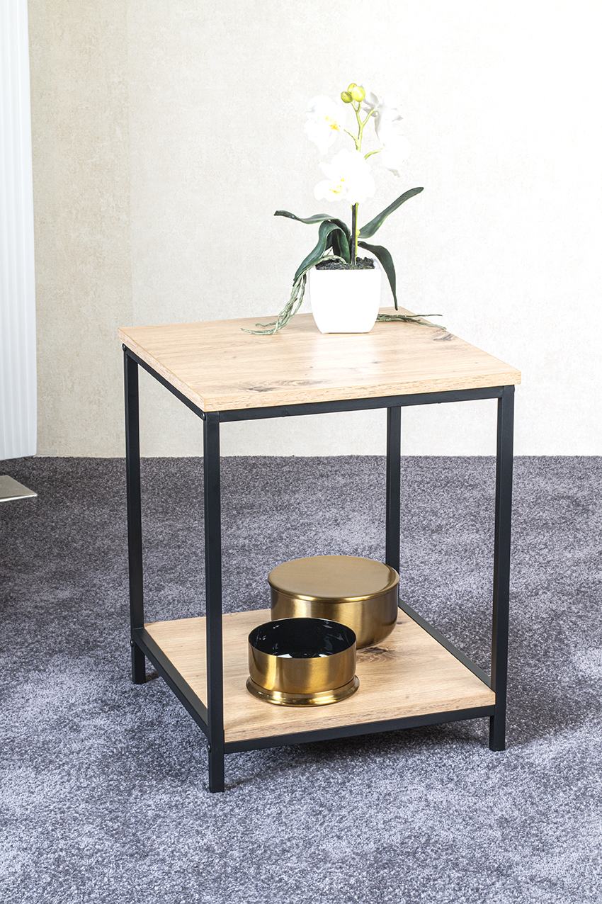 Beistelltisch in Schwarz, Beistelltisch, Holzplatte, Metallrahmen, unteres Regal, Blumentopf, Beistelltisch, Holzplatte, Metallrahmen, Topfpflanze, Dekotassen