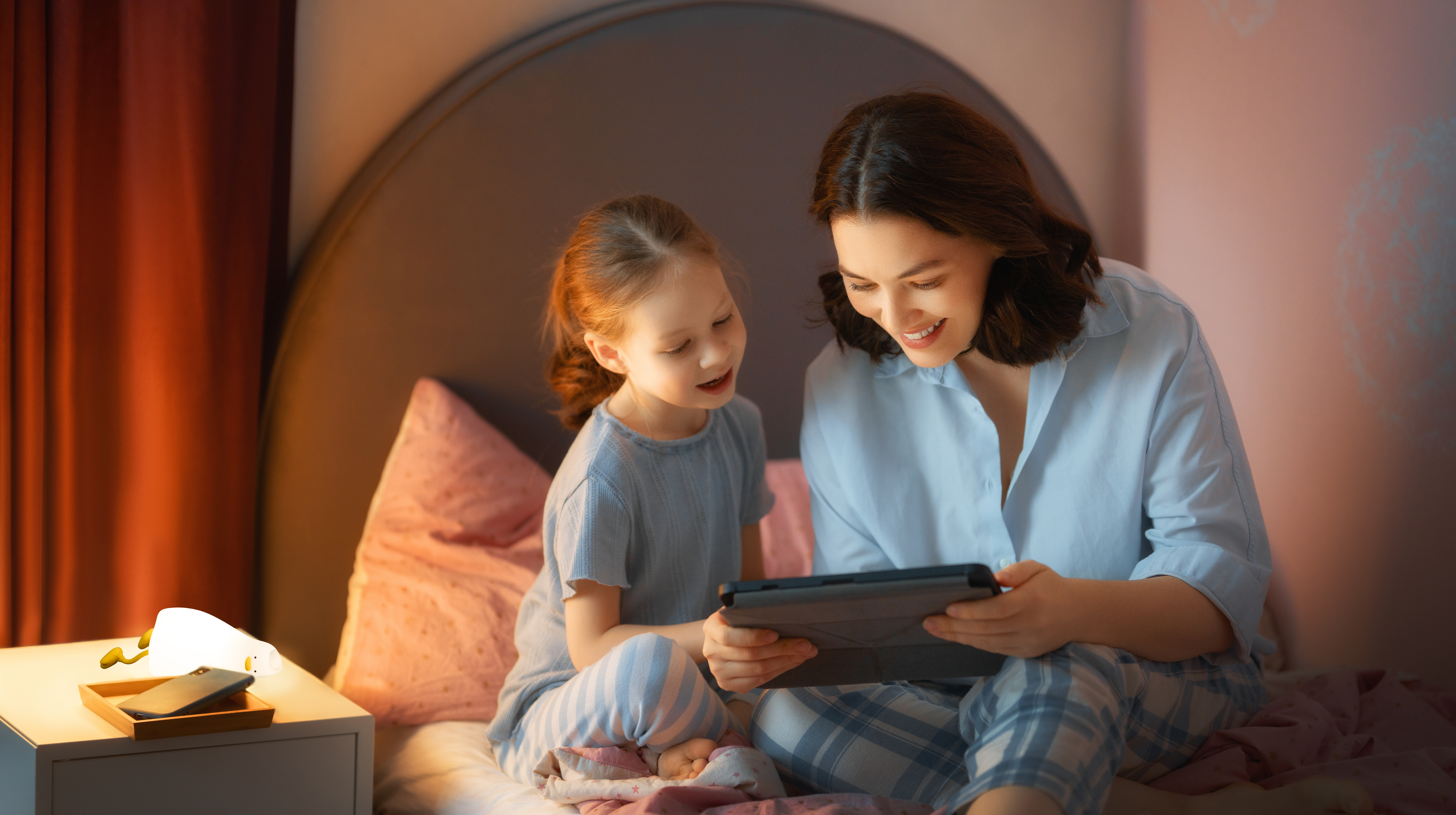 FH Lighting LED-Tischleuchte LESLEY in Silikon weiß