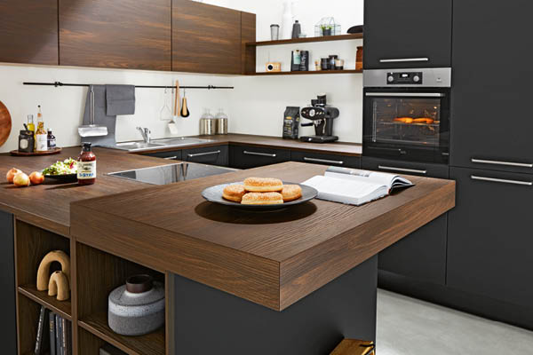 Moderne Küche dunkel schwarze Küche dunkles Holz