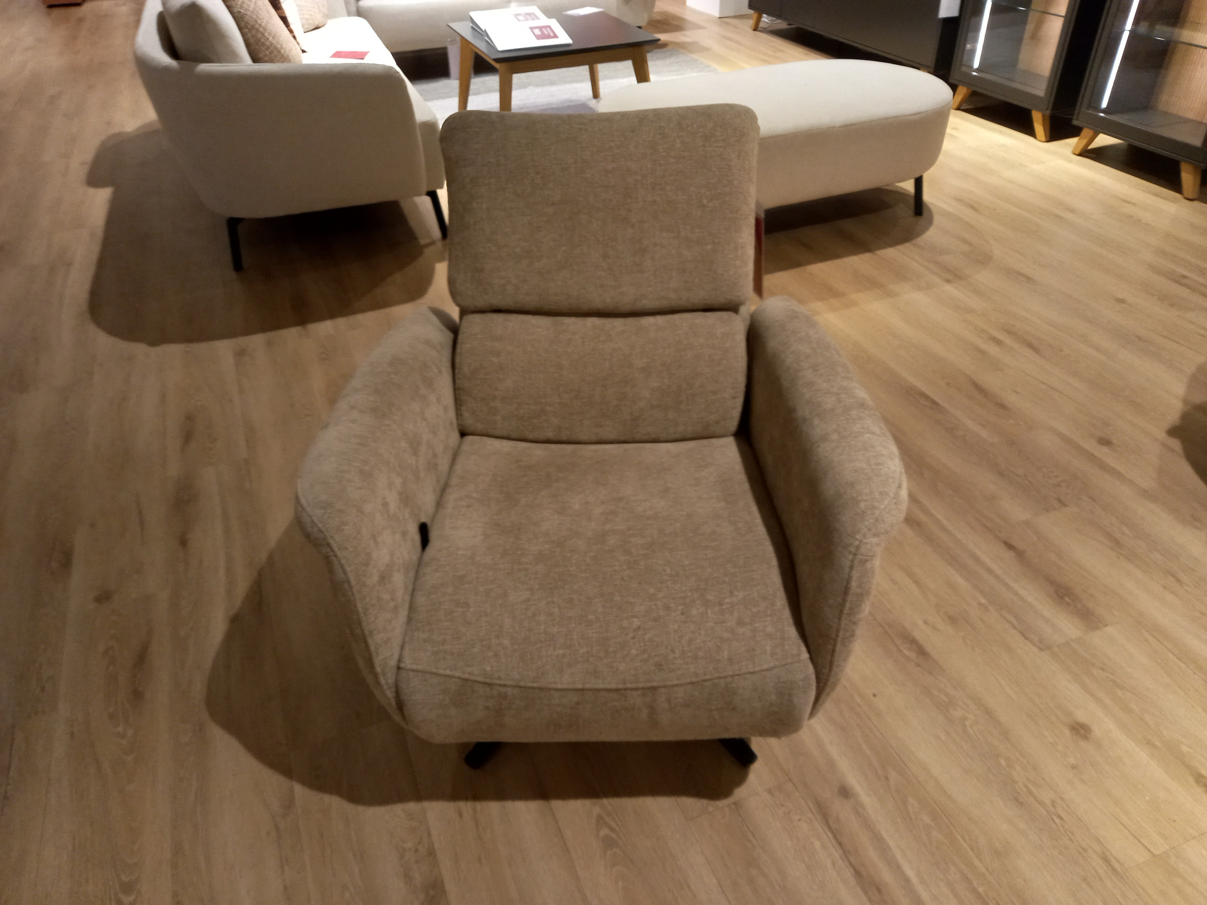 Hukla Relaxsessel VS-HU1070 in Toni beige, Polstersessel, Drehstuhl, Stoffbezug, Beige, Armlehnen