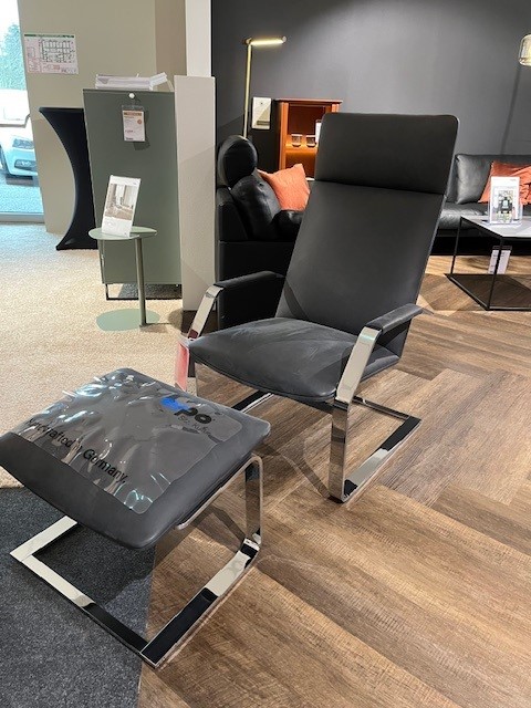 Erpo Freischwinger CLASSICS CL261 in Leder black 390.100 PG:M Erpo Freischwinger CLASSICS CL261 in Leder black 390.100 PG:M, Lounge Chair, Sessel, Hocker, Metallrahmen, Lederbezug