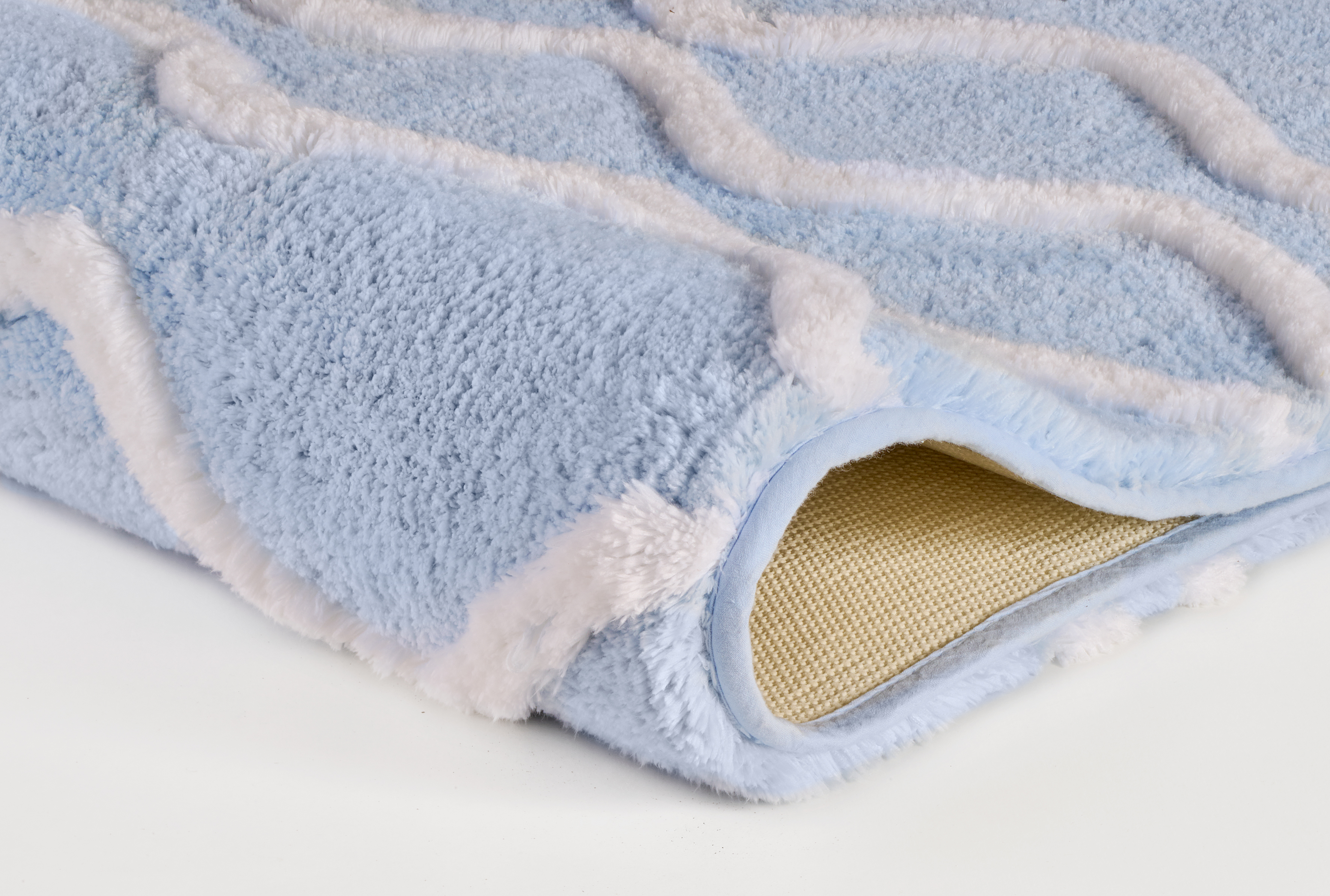 Kleine Wolke Badteppich PIANA ca. 70x120cm in Farbe Stahlblau, Shaggy Teppich, Blauer Teppich, Flaumige Oberfläche, Rutschfeste Rückseite, Gewebe-Detail, plush, rug, bedroom, hellblau, weich