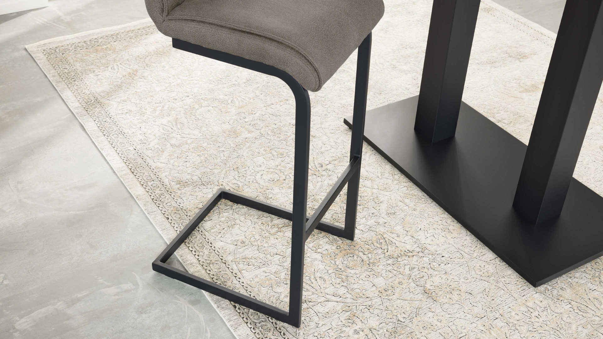Interliving Barstuhl 5104 ca. 40x110x53cm in dunkelgrau Onyx 