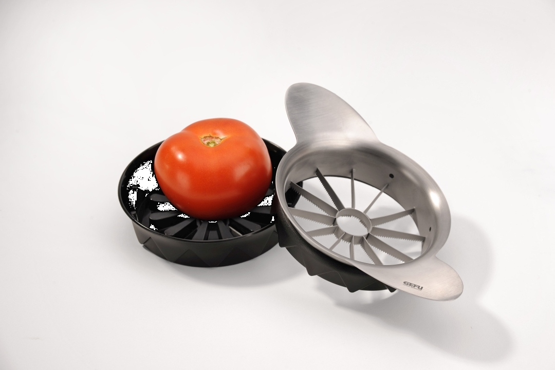 GEFU Tomaten- und Apfelteiler POMO in Farbe silber GEFU Tomaten- und Apfelteiler POMO in Farbe silber, Tomate, Küchenwerkzeug, Tomatenpresse, Zerkleinerung, Küchenzubehör