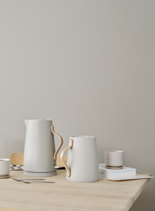 Stelton Wasserkocher Emma 1,2 Liter in Farbe sand