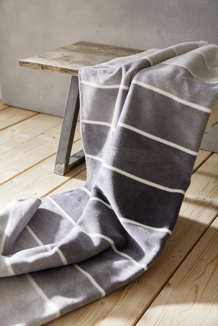 Interliving Wohndecke IL-9114 ca. 150x200cm in Horizon Grey