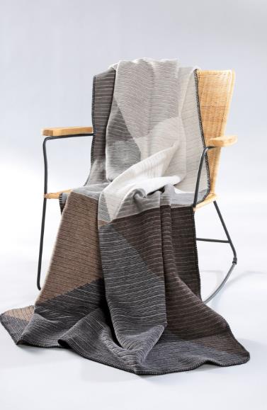 Wohndecke 150x200cm in Feel Graphik Wohndecke 150x200cm in Feel Graphik, Dekoration für Zuhause, Leinen, Mobiliar, Stuhl, Pullover