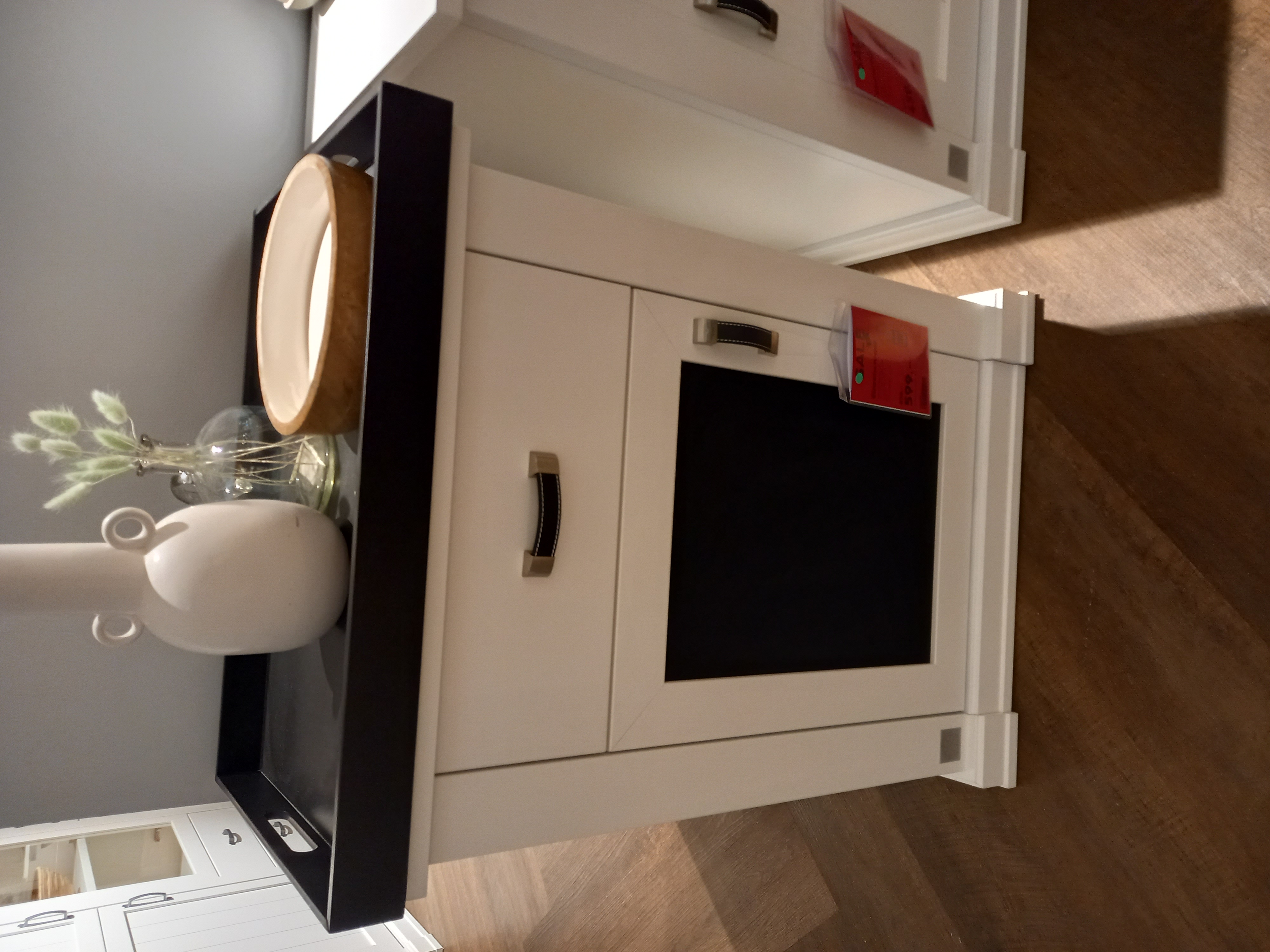 Einzelschrank in Weiß Wehrsdorfer Einzelschrank ca. B63 H81 T41cm in weiß, Griff Leder schwarz, Sinken, Waschbeckenhahn, Innenarchitektur, Holz, Pflanze