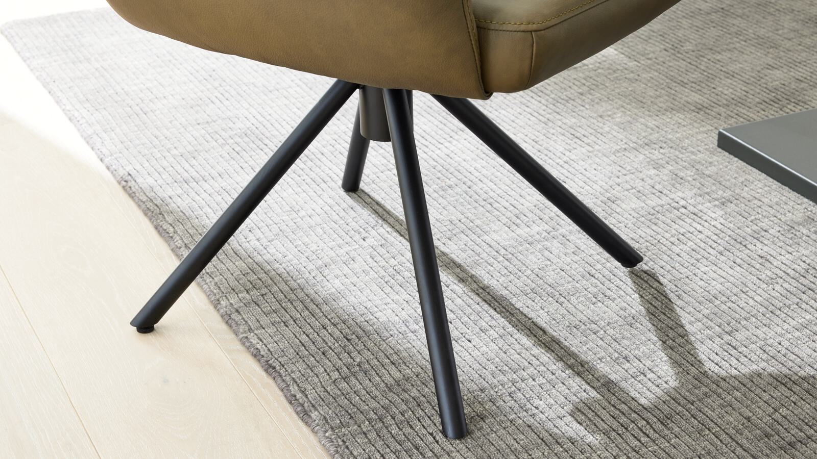 Interliving Armlehnstuhl IL 5504 in Leder oliv grün