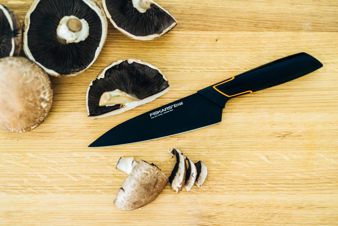 Fiskars Kochmesser EDGE 15cm in Farbe Black Fiskars Kochmesser EDGE 15cm in Farbe Black