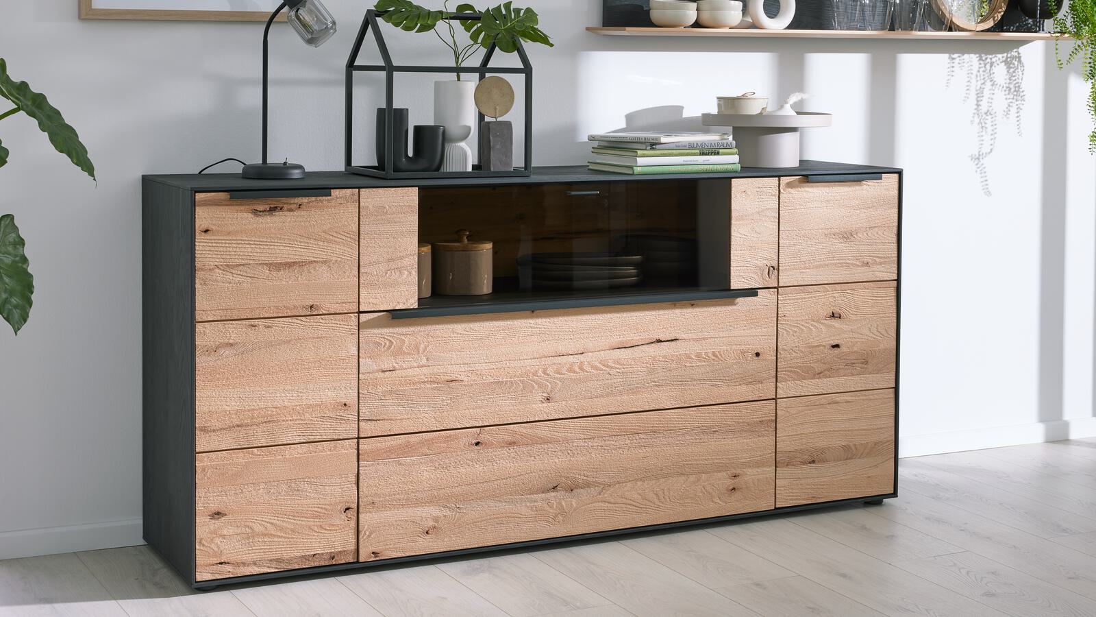 Sideboard in **Front Riffbuche massiv