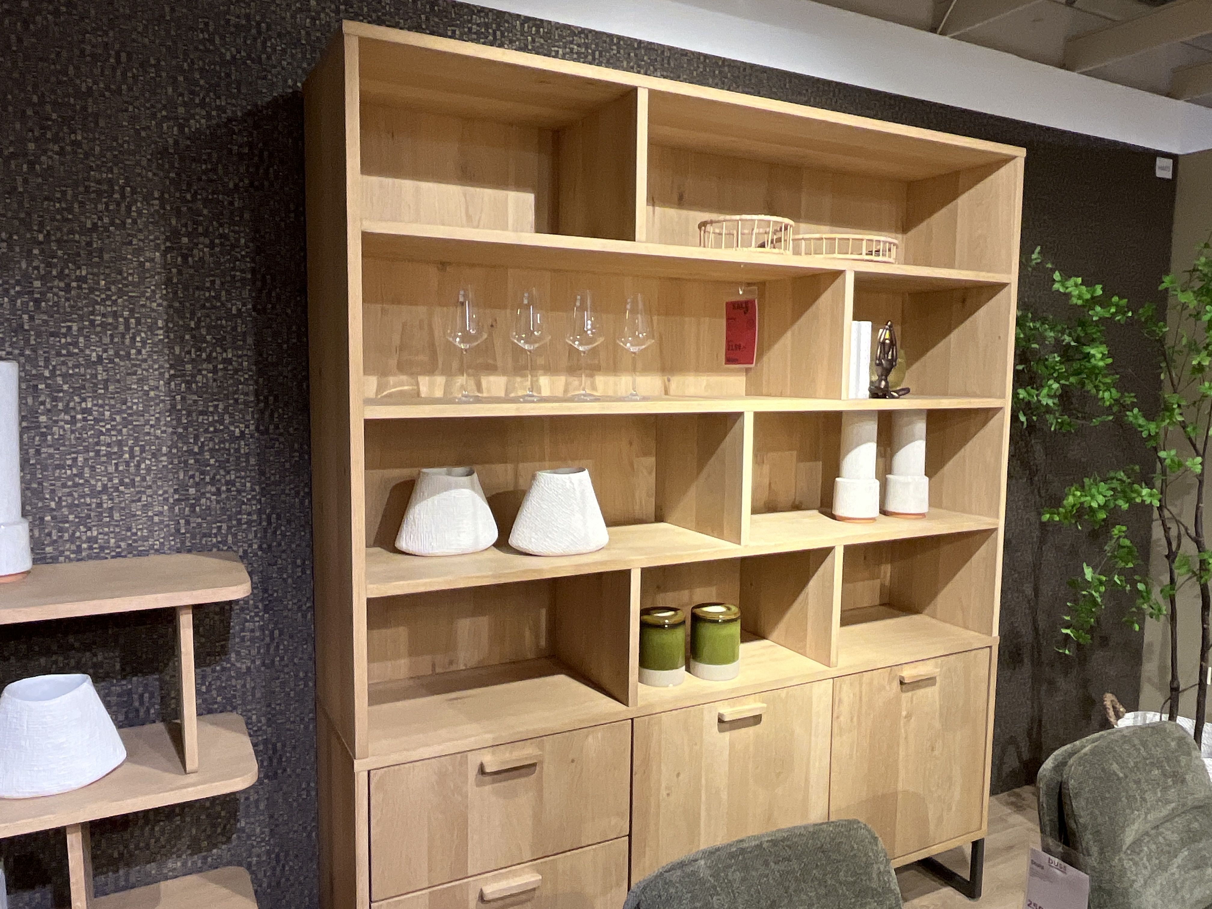 Henders & Hazel Buffet CASTELLO ca. B181 H195 T42 cm in Eiche natur furniert, Holzregal, Wohnzimmerschrank, Offene Fächer, Schubladen, Helles Holz