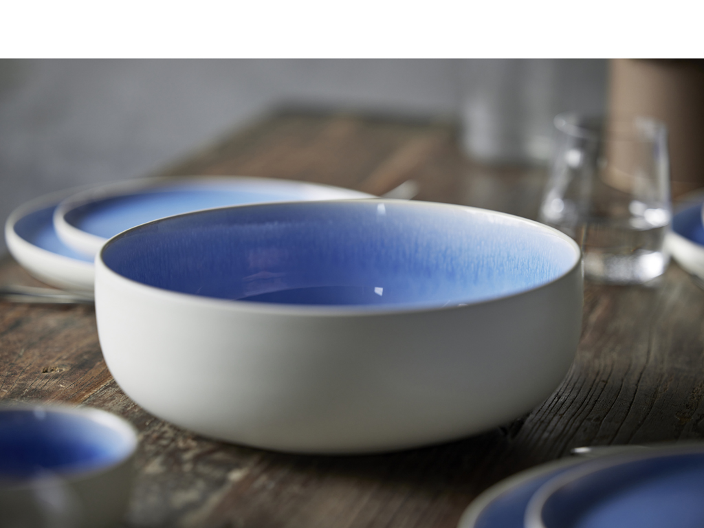 F&H Pastateller STUDIO ROUND NORTH in Farbe Matte white/Shiny river
