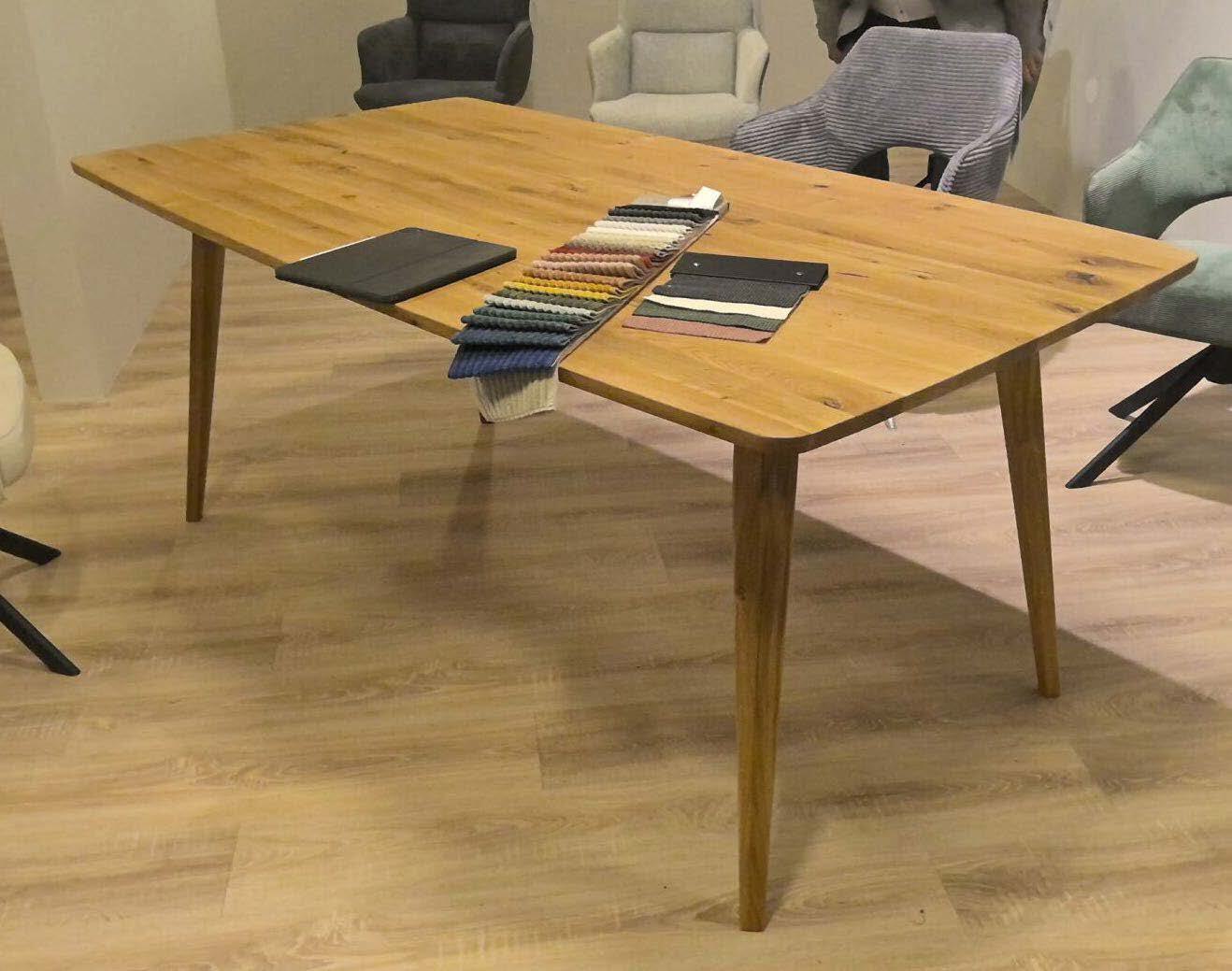 Esstisch in Platte Balkeneiche massiv Esstisch in Platte Balkeneiche massiv, Tabelle, Tischplatte, Hartholz, Holz, Gebeiztes Holz