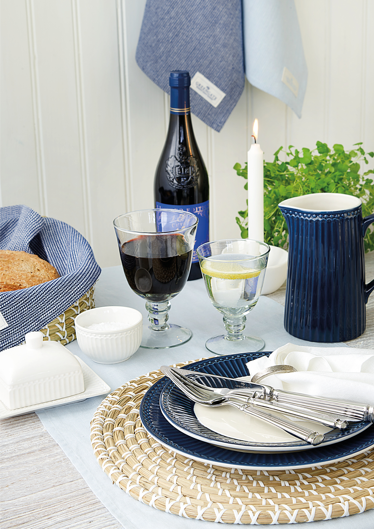 Krug ALICE ca. 1 Liter in Farbe dark blue