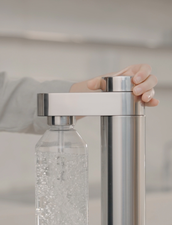 Stelton Wassersprudler Brus in Farbe steel
