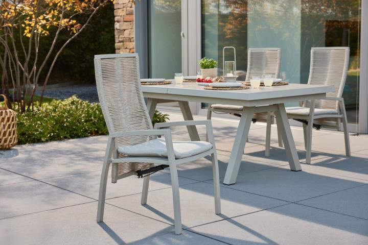 Interliving Positionsstuhl IL-7011 mit Rücken aus Rope beige/Gestell Aluminium taupe, Esstisch, Mobiliar, Tabelle, Stuhl, Esszimmer