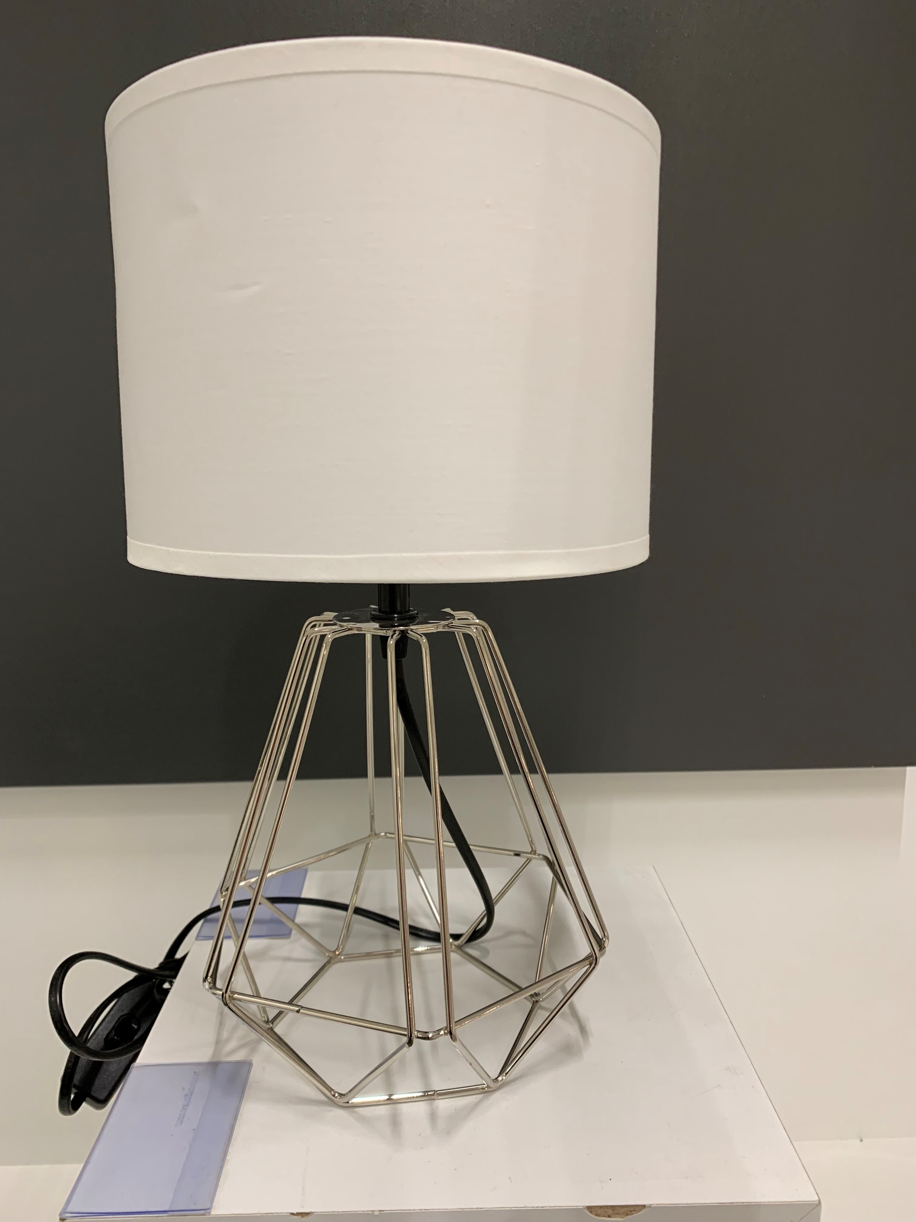 Interliving Tischleuchte IL-9338 in chrom/weiß