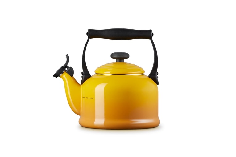 Le Creuset Wasserkessel Tradition ca. 2.1L in Nectar