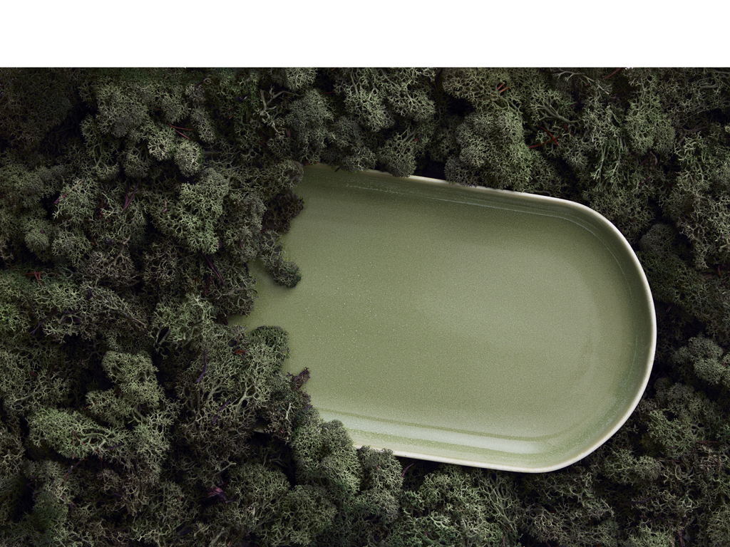F&H Servierplatte STUDIO ROUND NORTH in Farbe Matte white/Shiny moss