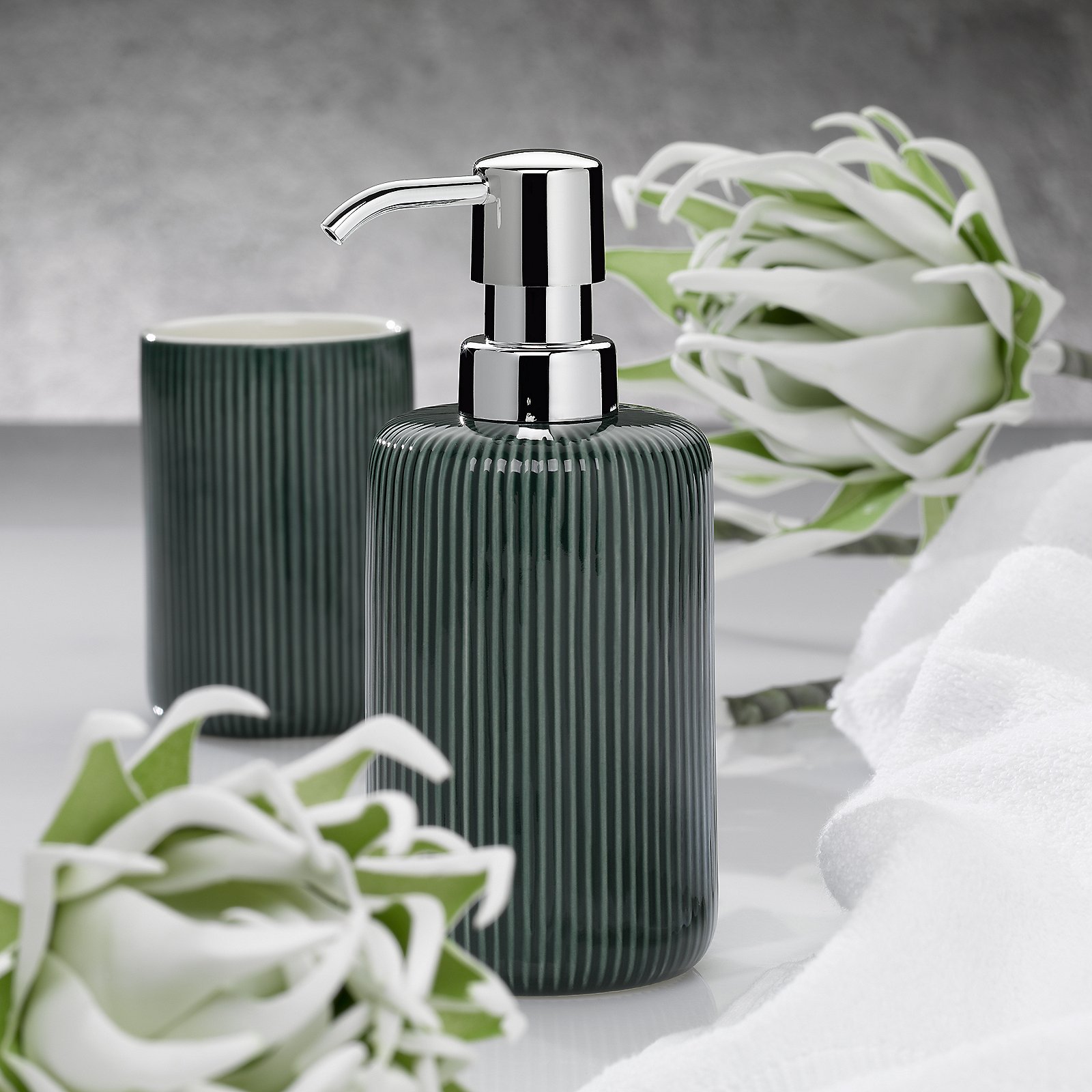Kela Seifenspender AVA in Farbe alpengrün, Flasche