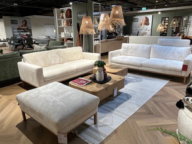 Roomio Polstergruppe NO. 4105 in Stoff Shaun white , Sofa-Set, Wohnzimmer, Beige Stoff, Holzbeine, Couchtisch