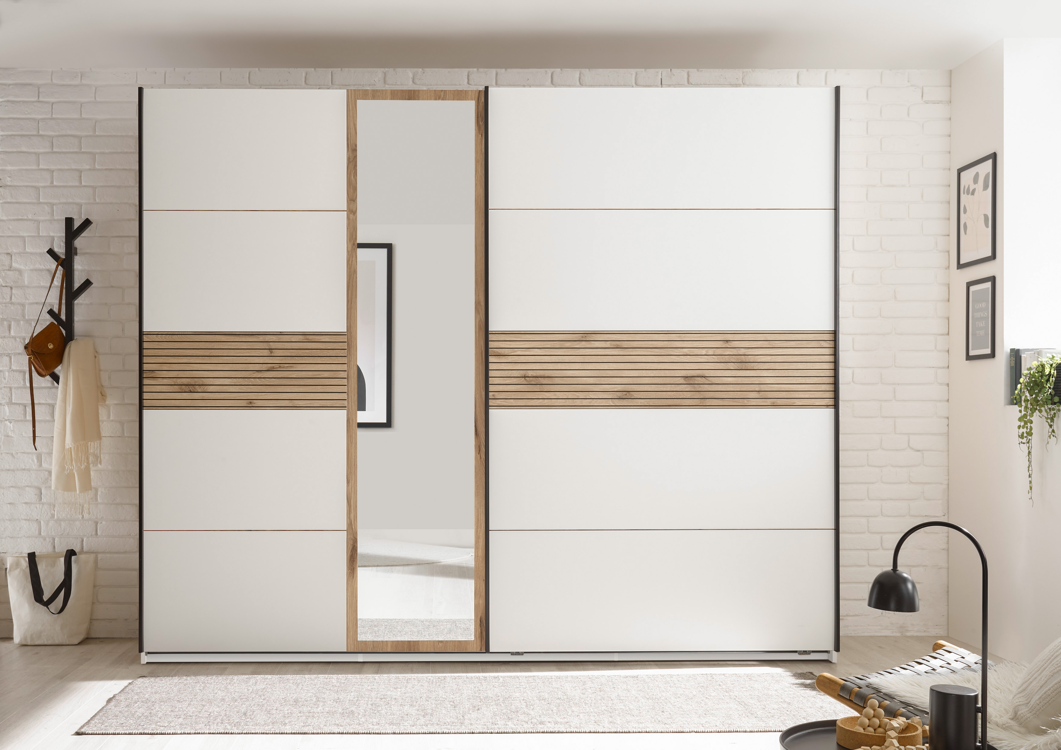 Schiebetürenschrank in Viking oak hell/weiß