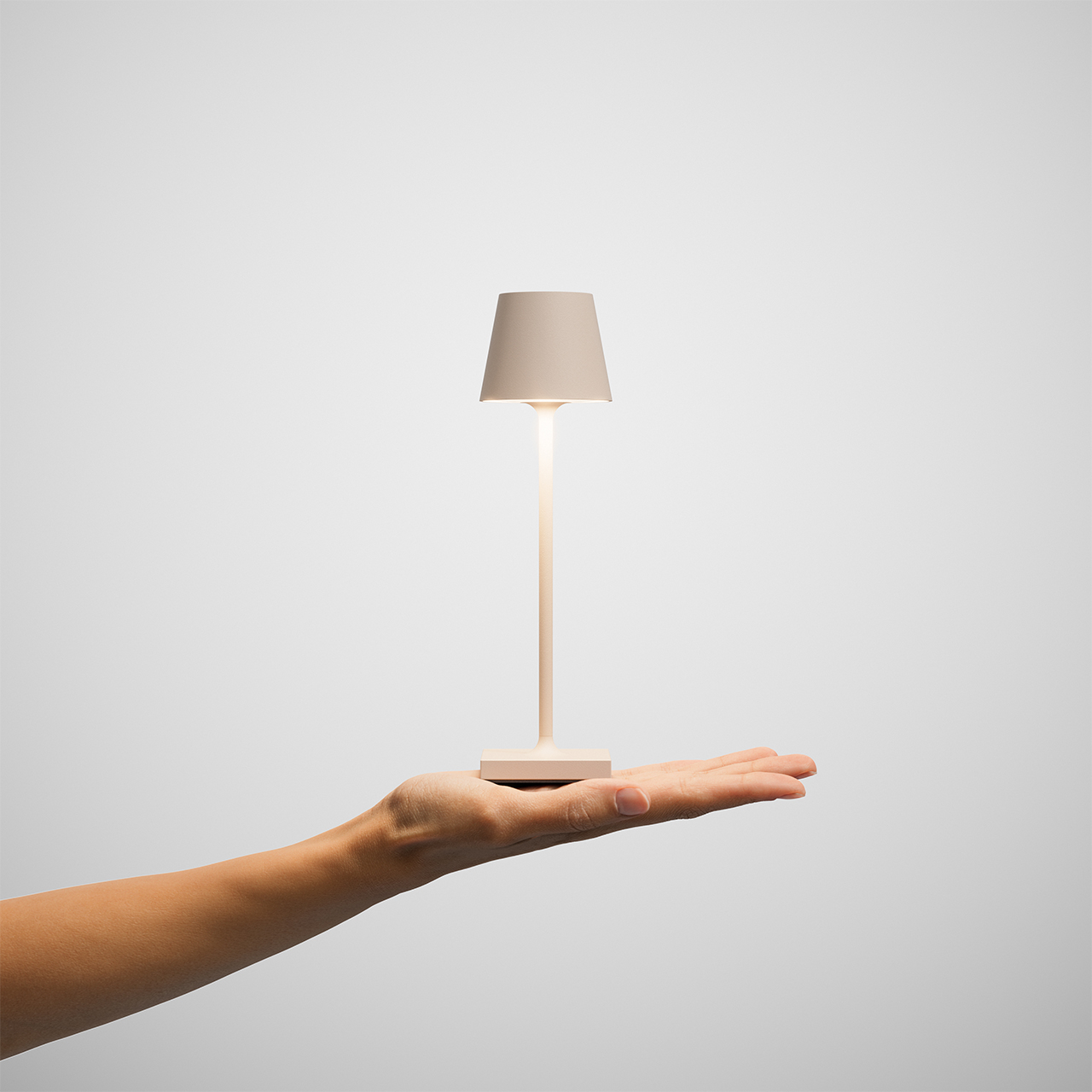 Sigor LED Akku-Tischleuchte NUINDIE POCKET in dünenbeige