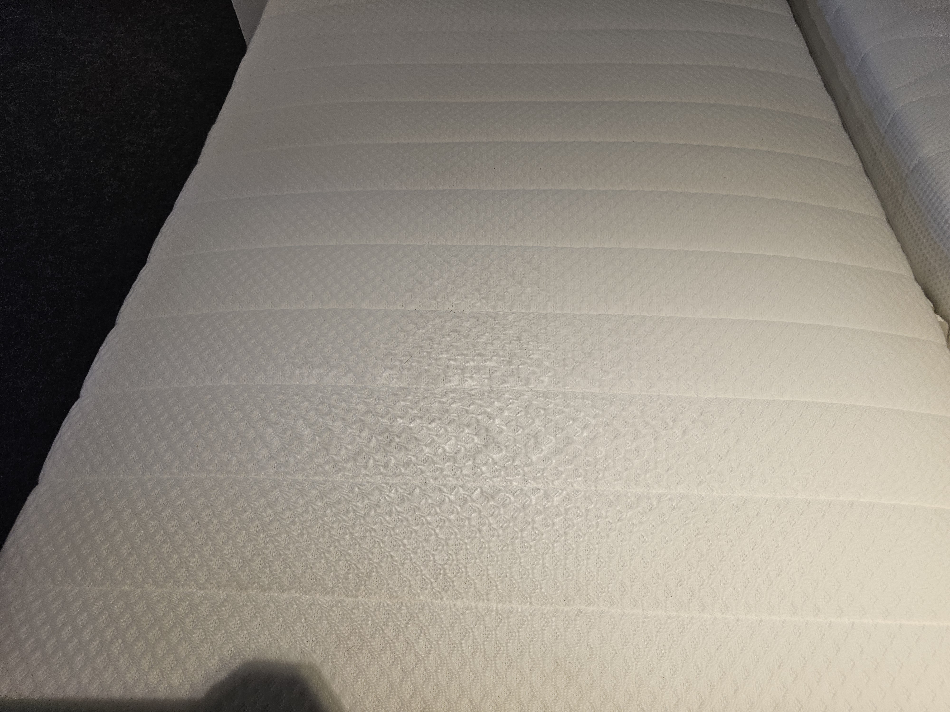 Taschenfederkernmatratze in ca. 90x200cm, matratze, mattress, weiß, steppung, struktur