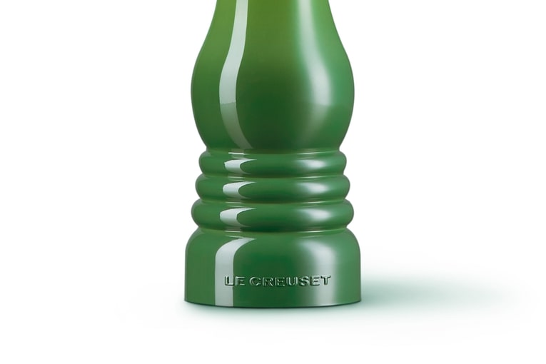 Le Creuset Salzmühle Klassik 21cm in Farbe Bamboo Green Le Creuset Salzmühle Bamboo Green