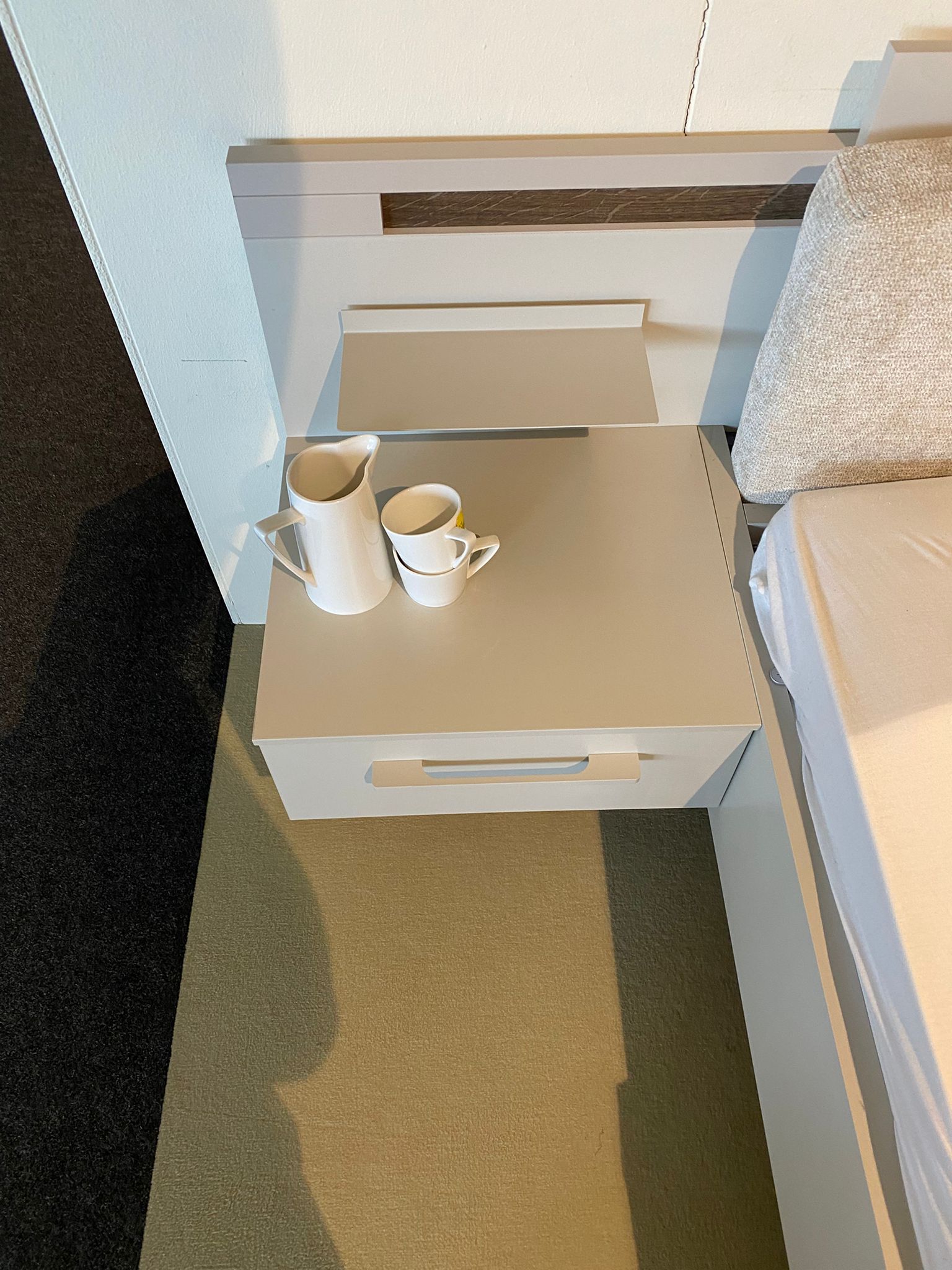 Rauch Möbelwerke Schlafzimmer LUANA in champagner/Abs. Dekor-Druck, Moebel, Tabelle, Tischplatte