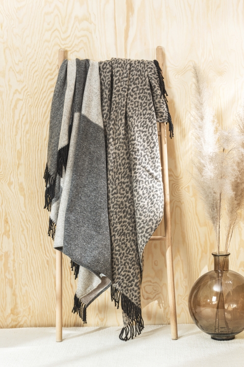 Magma Heimtex Plaid GIZA ca. 150x200cm in Farbe taupe