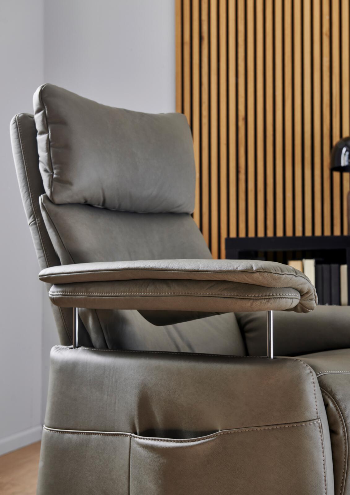 Relaxsessel TIMELESS 2.0 COMFORT RELAXX in Grau Polsteria Relaxsessel TIMELESS 2.0 COMFORT RELAXX in Leder Evita smoke